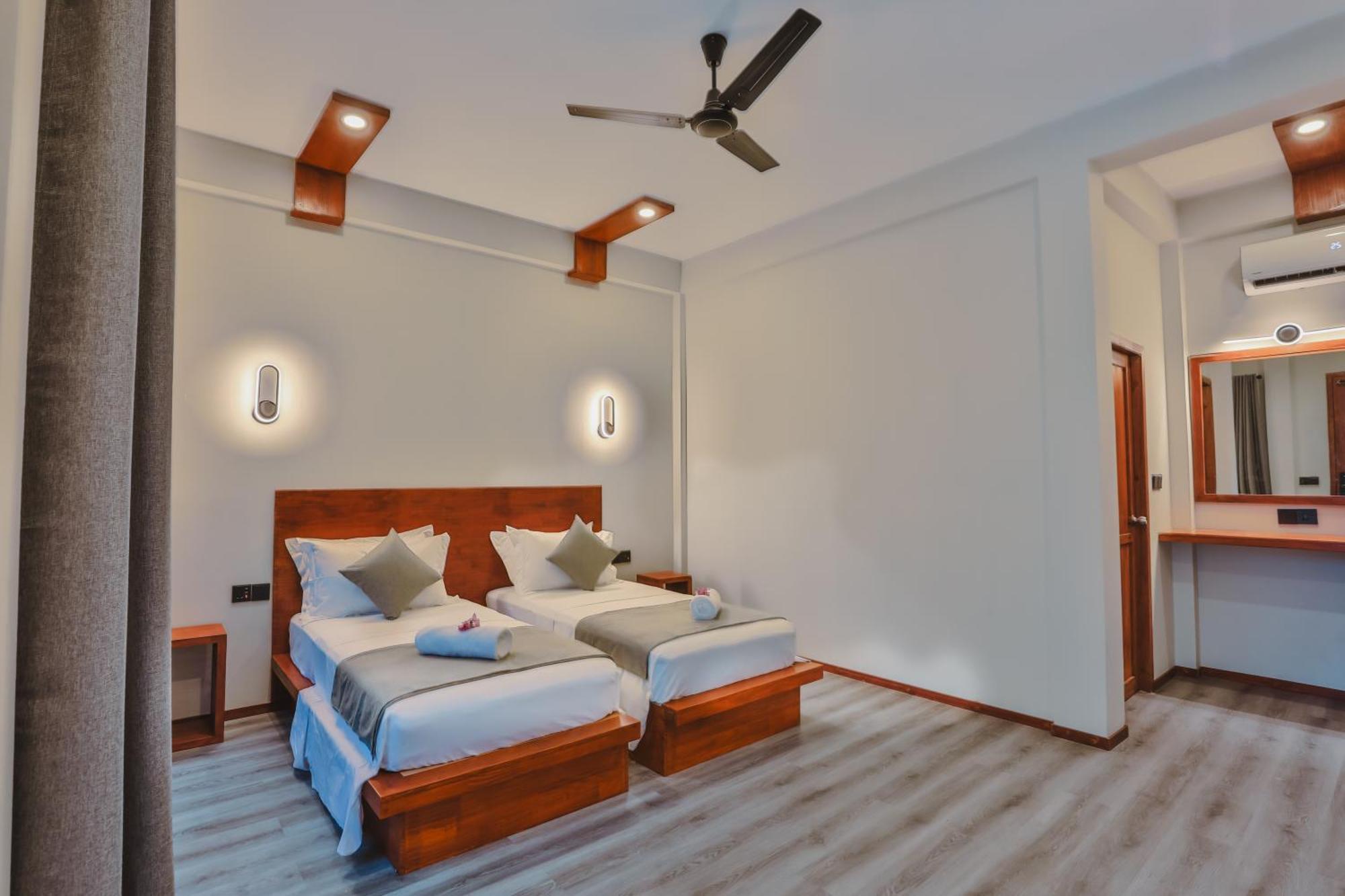 Hotel Sunny Breeze View Hangnaameedhoo Exterior foto